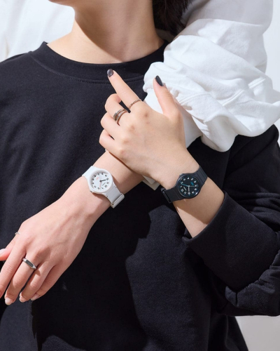 LQ-24B-1BEF Casio Standard quartz uniszex karóra (31,5mm)