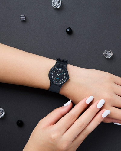 LQ-24B-1BEF Casio Standard quartz uniszex karóra (31,5mm)