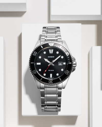 MDV-107D-1A1VEF Casio Standard quartz férfi karóra (46mm)