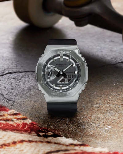 GM-2100-1AER Casio G-Shock quartz uniszex karóra (44mm)