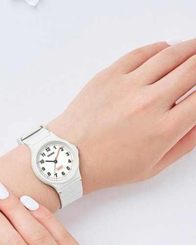 LQ-24B-7BEF Casio Standard quartz uniszex karóra (32mm)