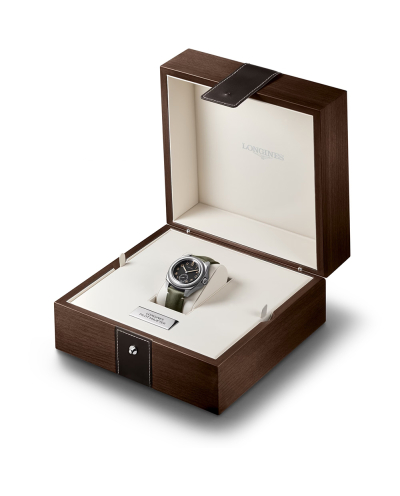 L28384532, L2.838.4.53.2 Longines Pilot Majetek automata férfi karóra (43mm)